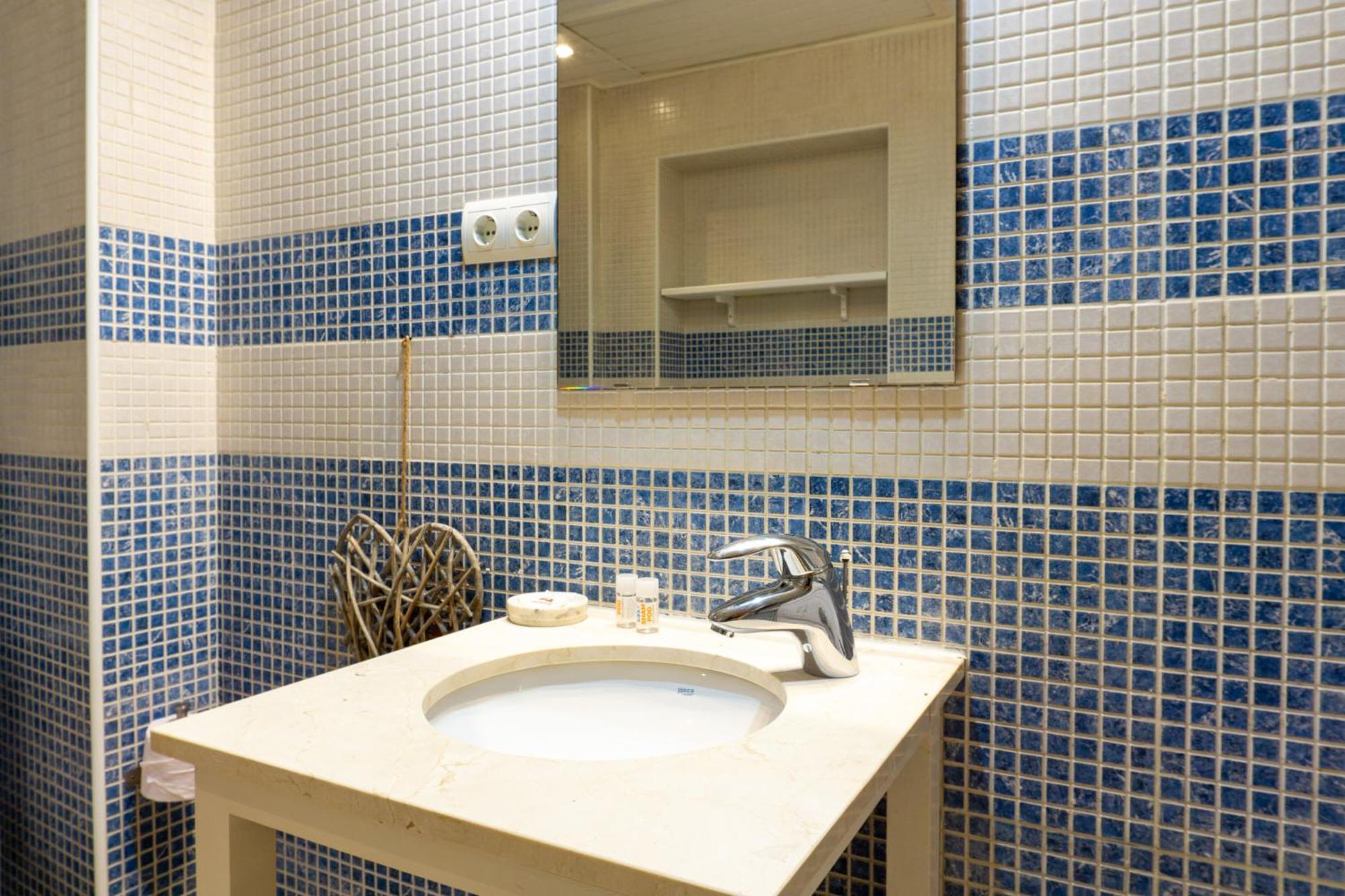 Suite Andres Perez Malaga Center 外观 照片